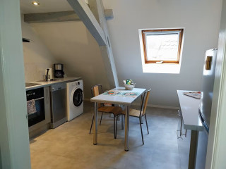 231010679_7 231010679_7