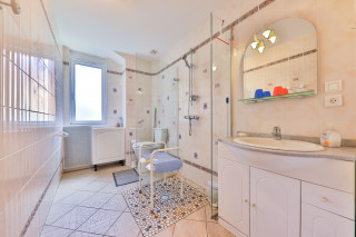 231004275_11 231004275_11