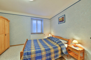 231000795_1 231000795_1