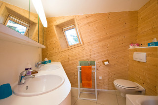 231006830_15 231006830_15