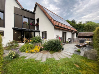 231012048_1 231012048_1