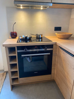 231012048_16 231012048_16