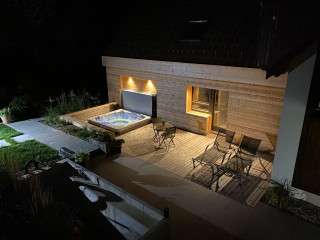 231012048_11 231012048_11