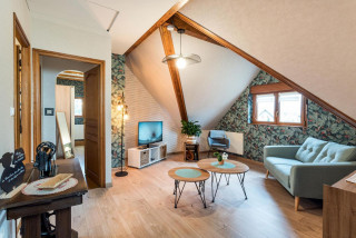 231012056_1 231012056_1